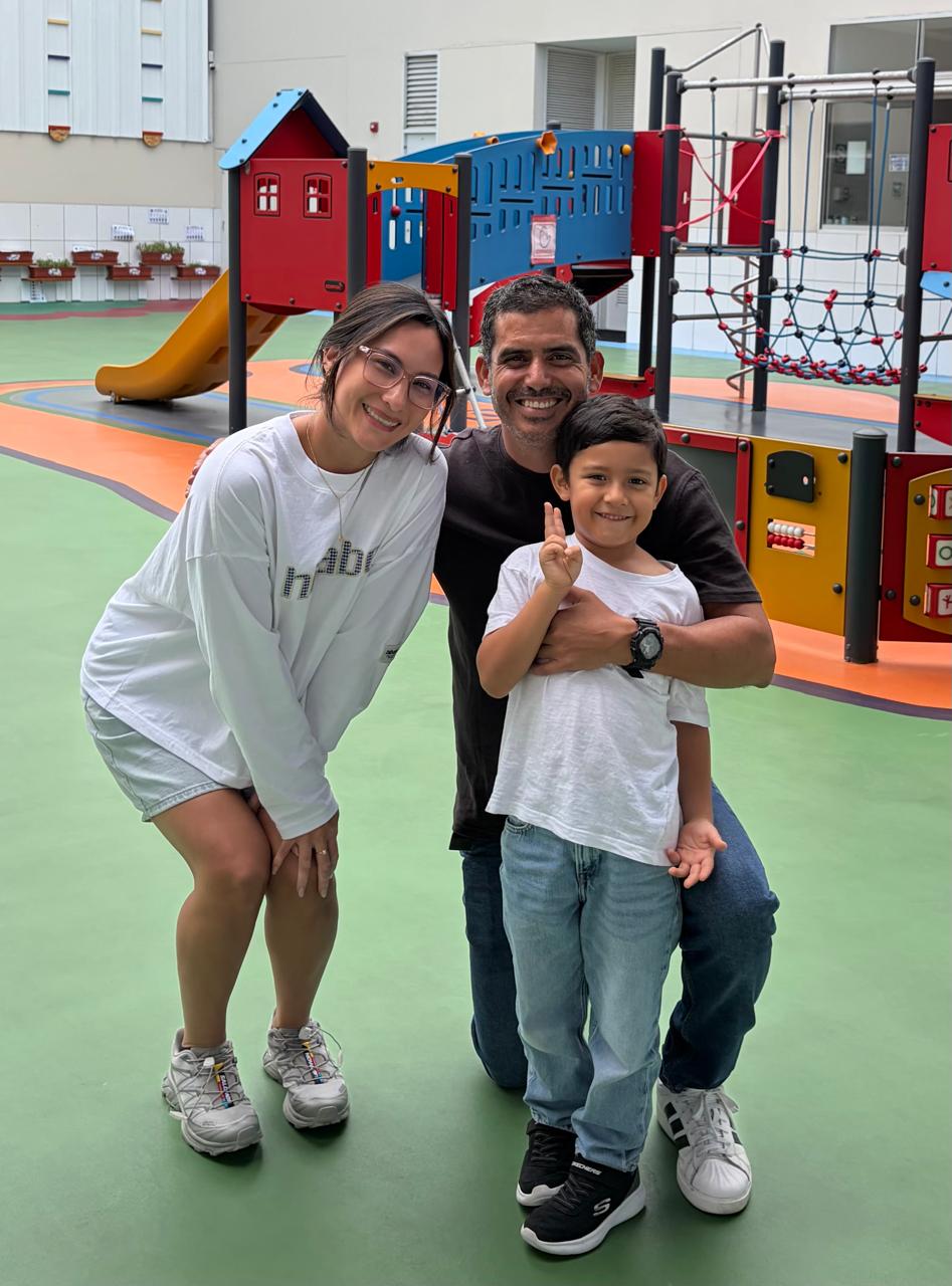 Bacigalupo Aurazo Family